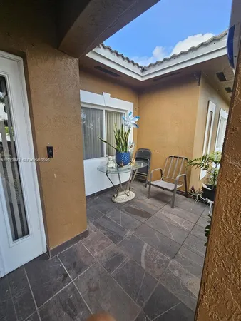 $4,000 | 718 Southeast 12th Terrace, Homestead, FL 33033