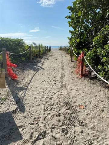 $845,000 | 2301 Collins Avenue, Unit 636, Miami Beach, FL 33139