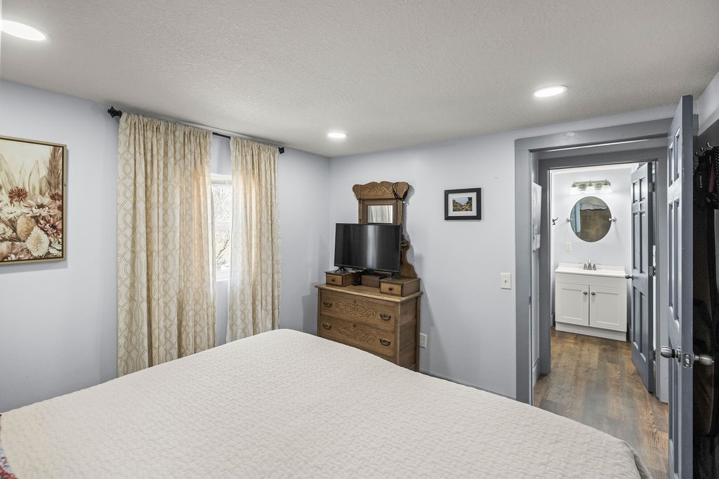 2330 South Shores Drive Decatur, IL 62521 - Photo 25 of 42 Gallery Image 25