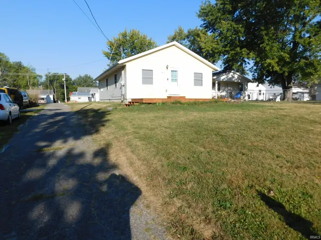$121,900 | 307-2 North Morris Street, Farmland, IN 47340