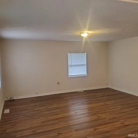 $121,900 | 307-2 North Morris Street, Farmland, IN 47340