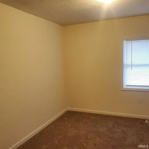 $121,900 | 307-2 North Morris Street, Farmland, IN 47340