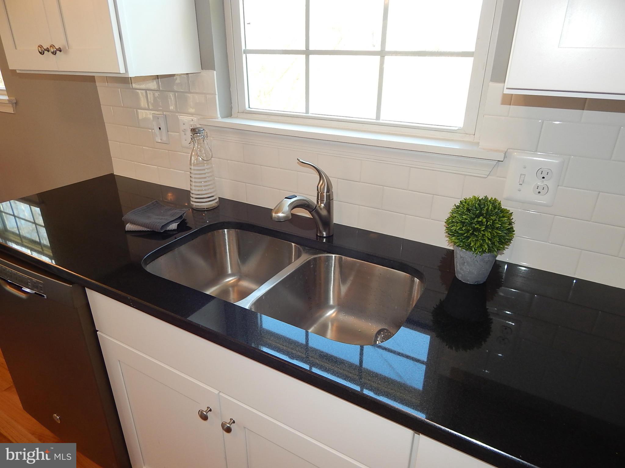 275 Ponds Wood Road Huntingtown, MD 20639 - Photo 5 of 26 Kitchen