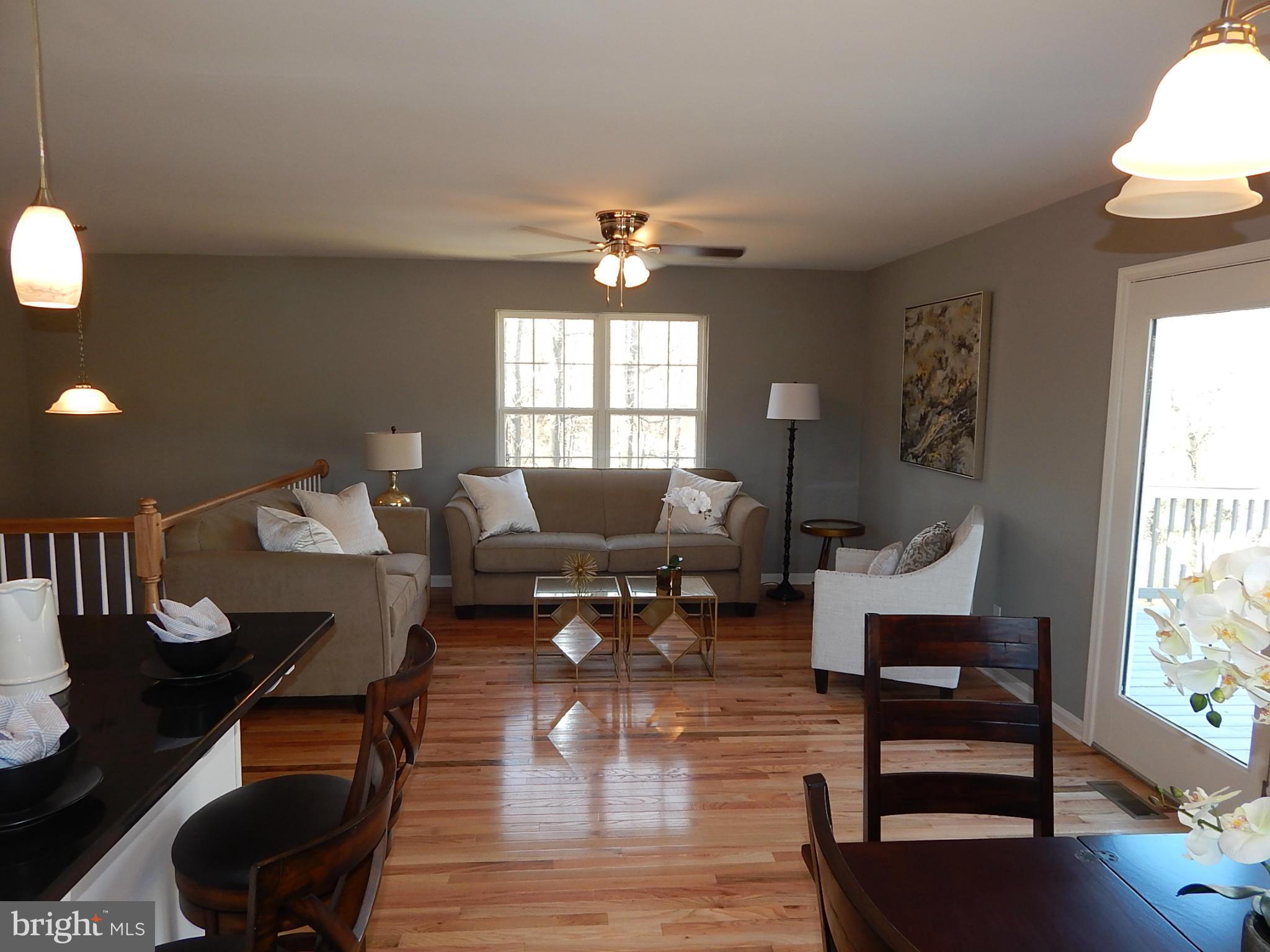 275 Ponds Wood Road Huntingtown, MD 20639 - Photo 7 of 26 Living Room