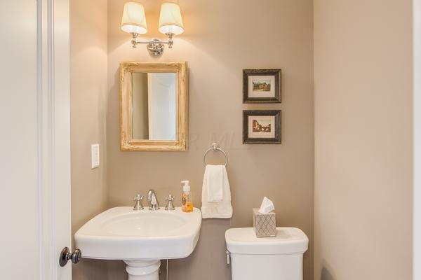 1885 Suffolk Road Columbus, OH 43221 - Photo 25 of 32