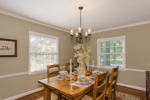 1885 Suffolk Road Columbus, OH 43221 - Photo 4 of 32