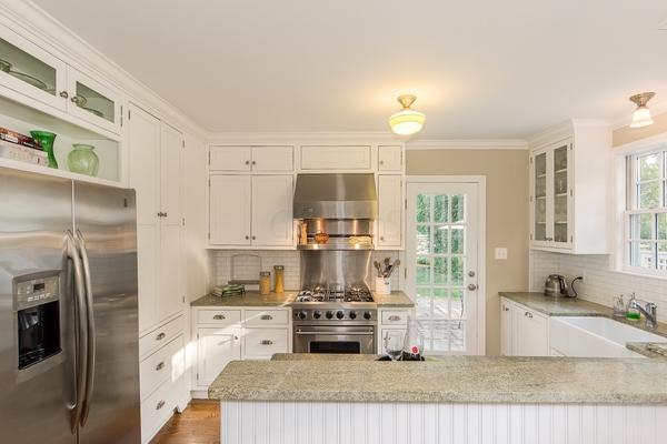 1885 Suffolk Road Columbus, OH 43221 - Photo 6 of 32