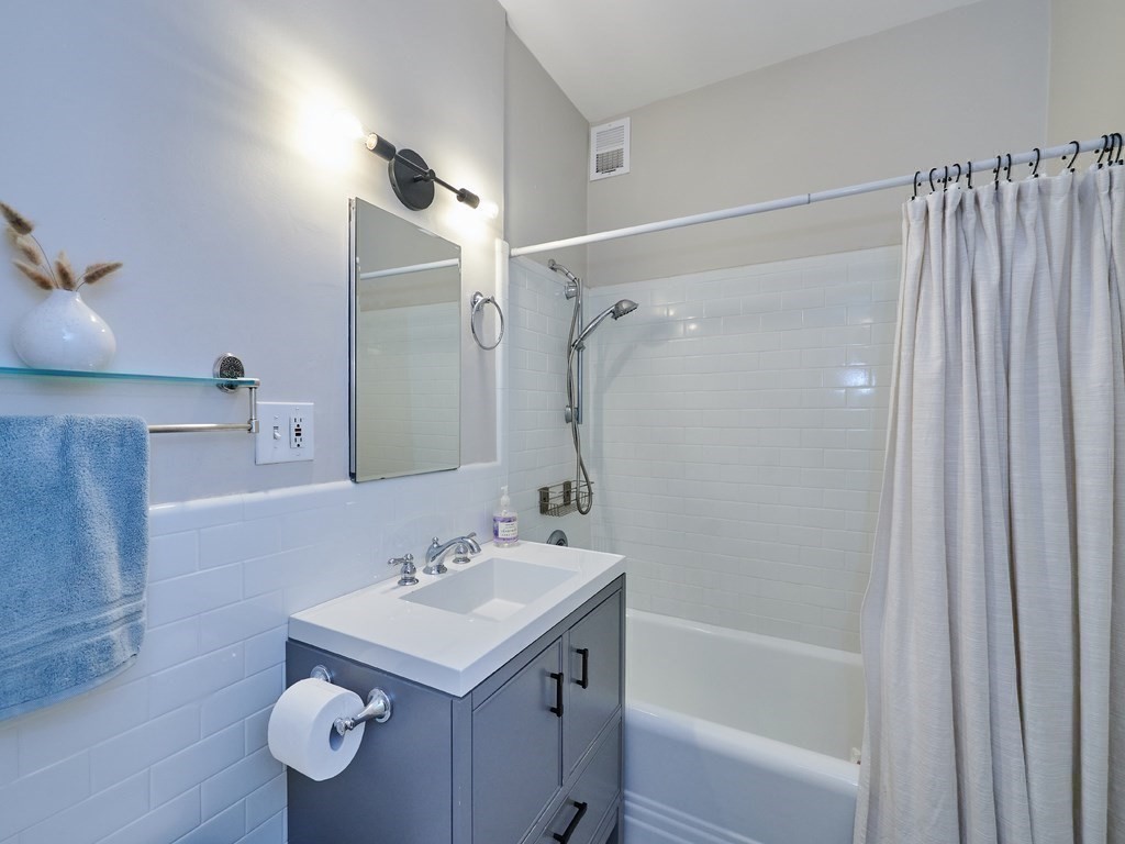 96 Naples Road, Unit 1 Brookline, MA 02446 - Photo 12 of 13