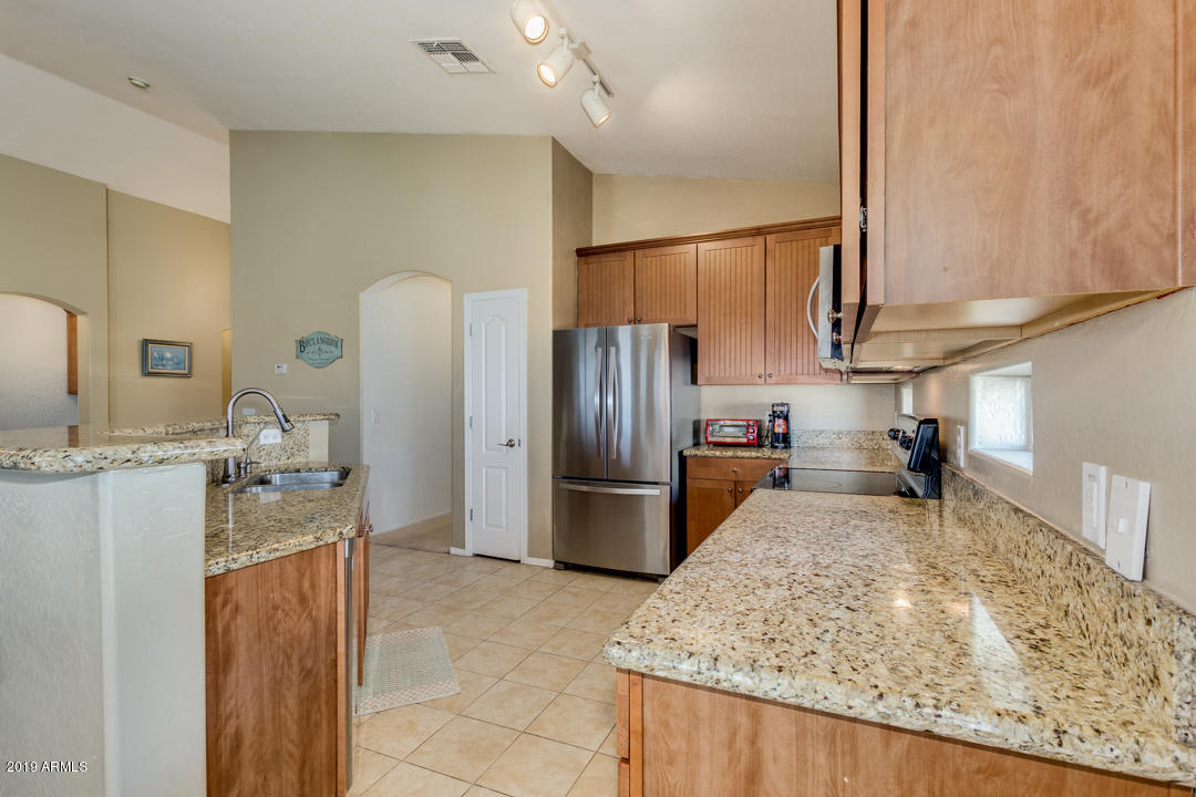 24705 Oxen Road Florence, AZ 85132 - Photo 11 of 27 Kitchen