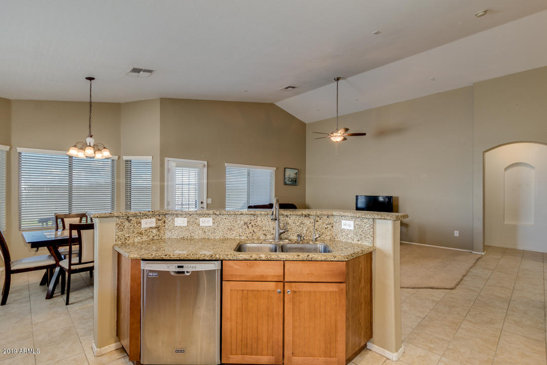 24705 Oxen Road Florence, AZ 85132 - Photo 12 of 27 Kitchen