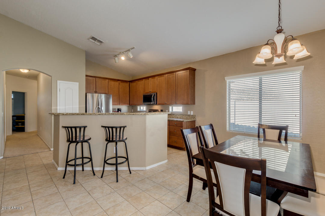 24705 Oxen Road Florence, AZ 85132 - Photo 7 of 27 Kitchen