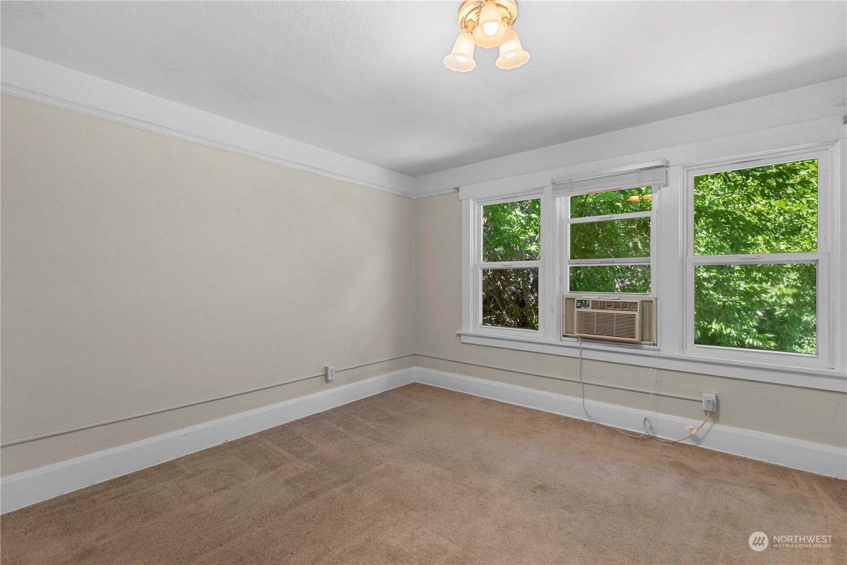 3327 Crestview Road Wenatchee, WA 98801 - Photo 17 of 39 an empty room with a window