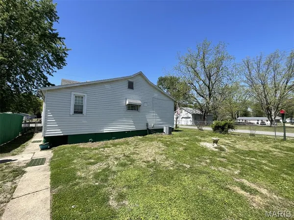 $159,900 | 918 Main Street, Keyesport, IL 62253