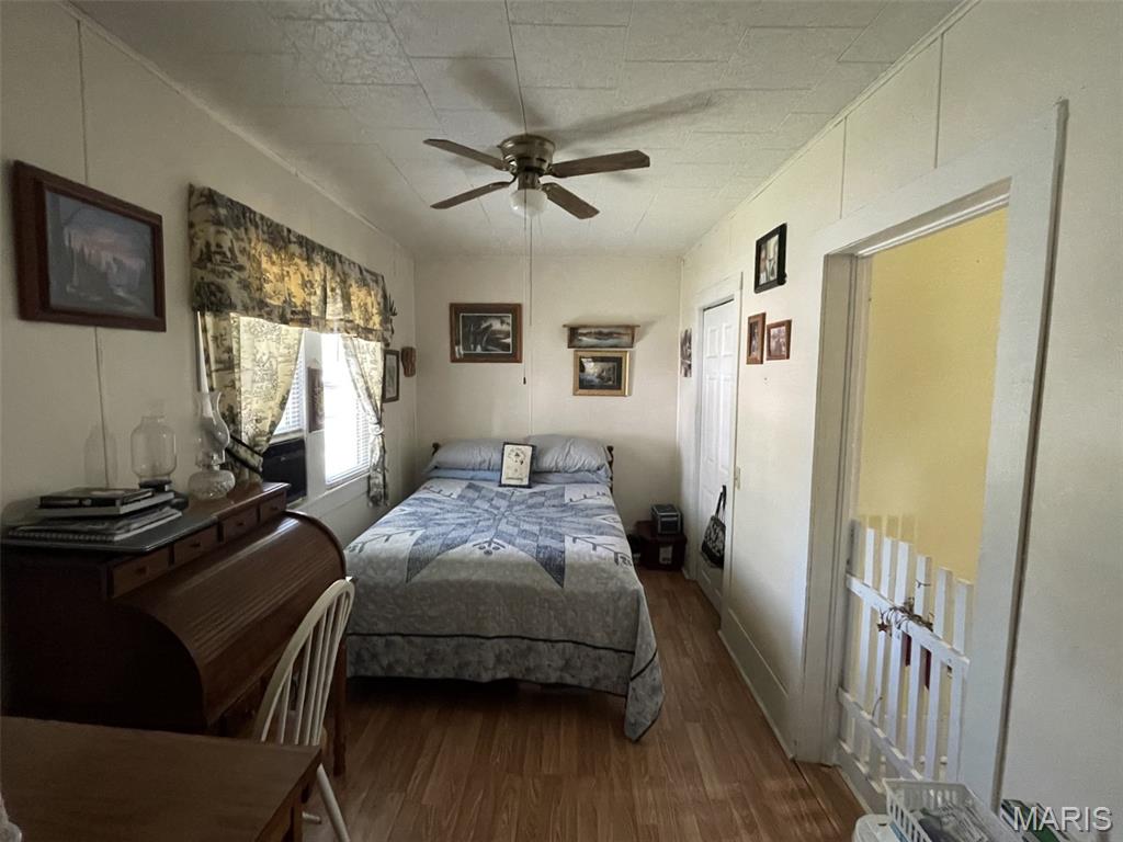 918 Main Street Keyesport, IL 62253 - Photo 7 of 12