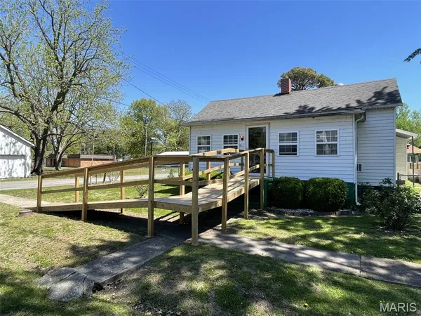 $159,900 | 918 Main Street, Keyesport, IL 62253