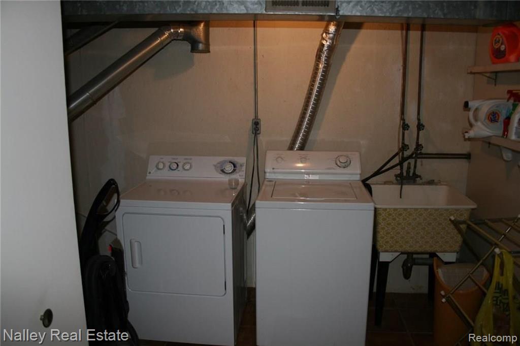 3521 Crooks Road, Unit 23 Royal Oak, MI 48073 - Photo 15 of 20 Gallery Image 15