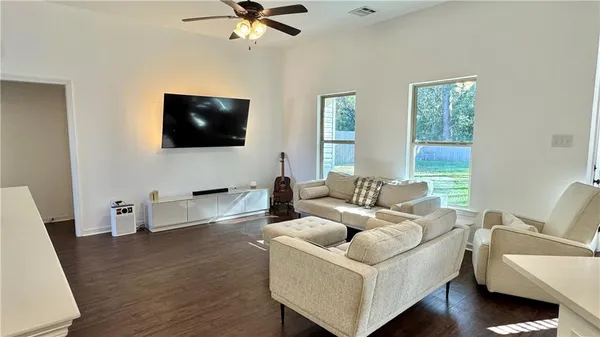 $237,500 | 42086 Dothan Place, Ponchatoula, LA 70454