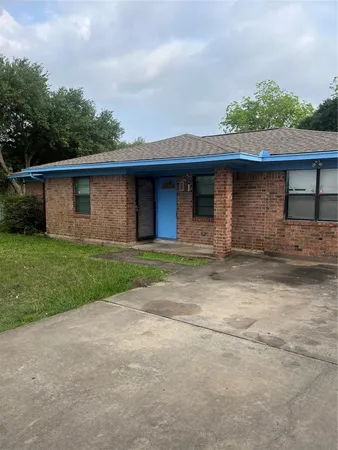 $1,600 | 402 Thompson Drive, Bay City, TX 77414