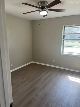 $1,560 | 402 Thompson Drive, Bay City, TX 77414