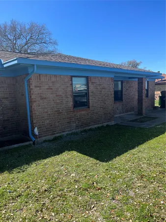 $1,600 | 402 Thompson Drive, Bay City, TX 77414