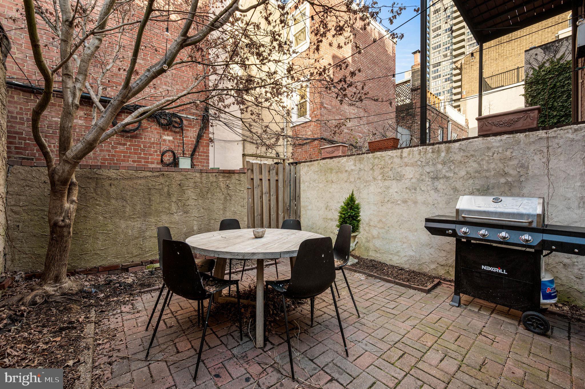 2035 Rittenhouse Square Philadelphia, PA 19103 - Photo 12 of 27