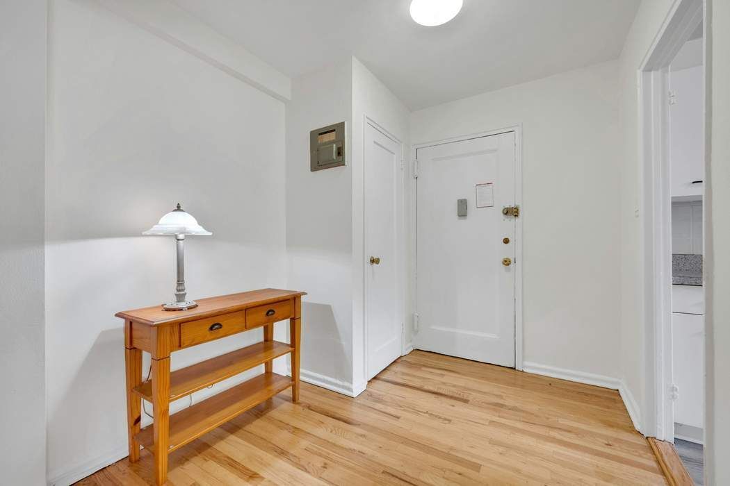 5610 Netherland Avenue, Unit 1G Bronx, NY 10471 - Photo 7 of 37 Gallery Image 7