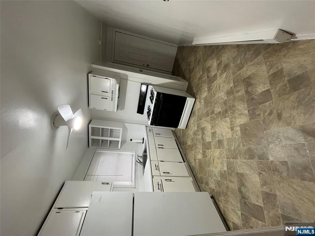 298 Main Avenue, Unit 5 Wallington, NJ 07057 - Photo 1 of 8