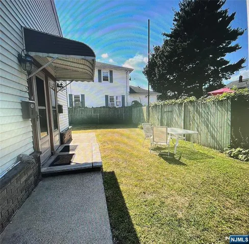 $1,300 | 298 Main Avenue, Unit 5, Wallington, NJ 07057