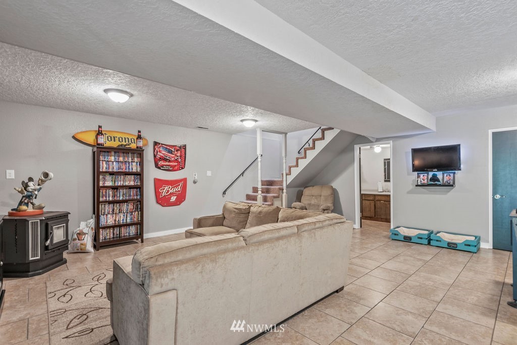 755 Hazel Dell Road Castle Rock, WA 98611 - Photo 19 of 30 a view of entryway