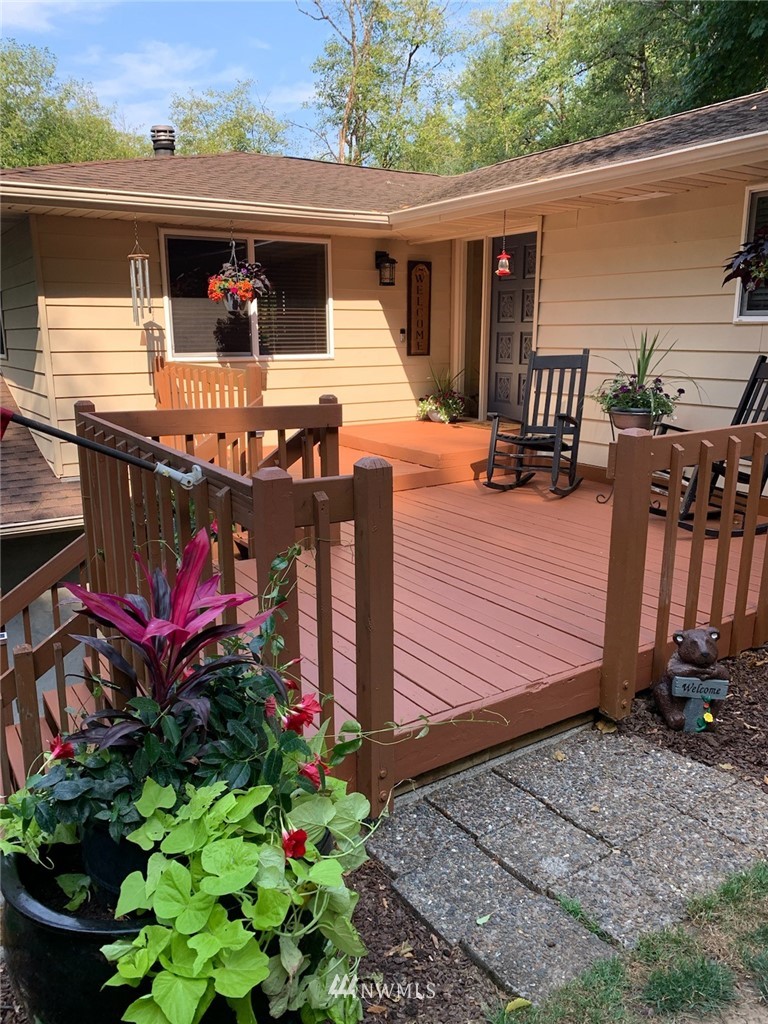 755 Hazel Dell Road Castle Rock, WA 98611 - Photo 3 of 30 a view of a house with a porch