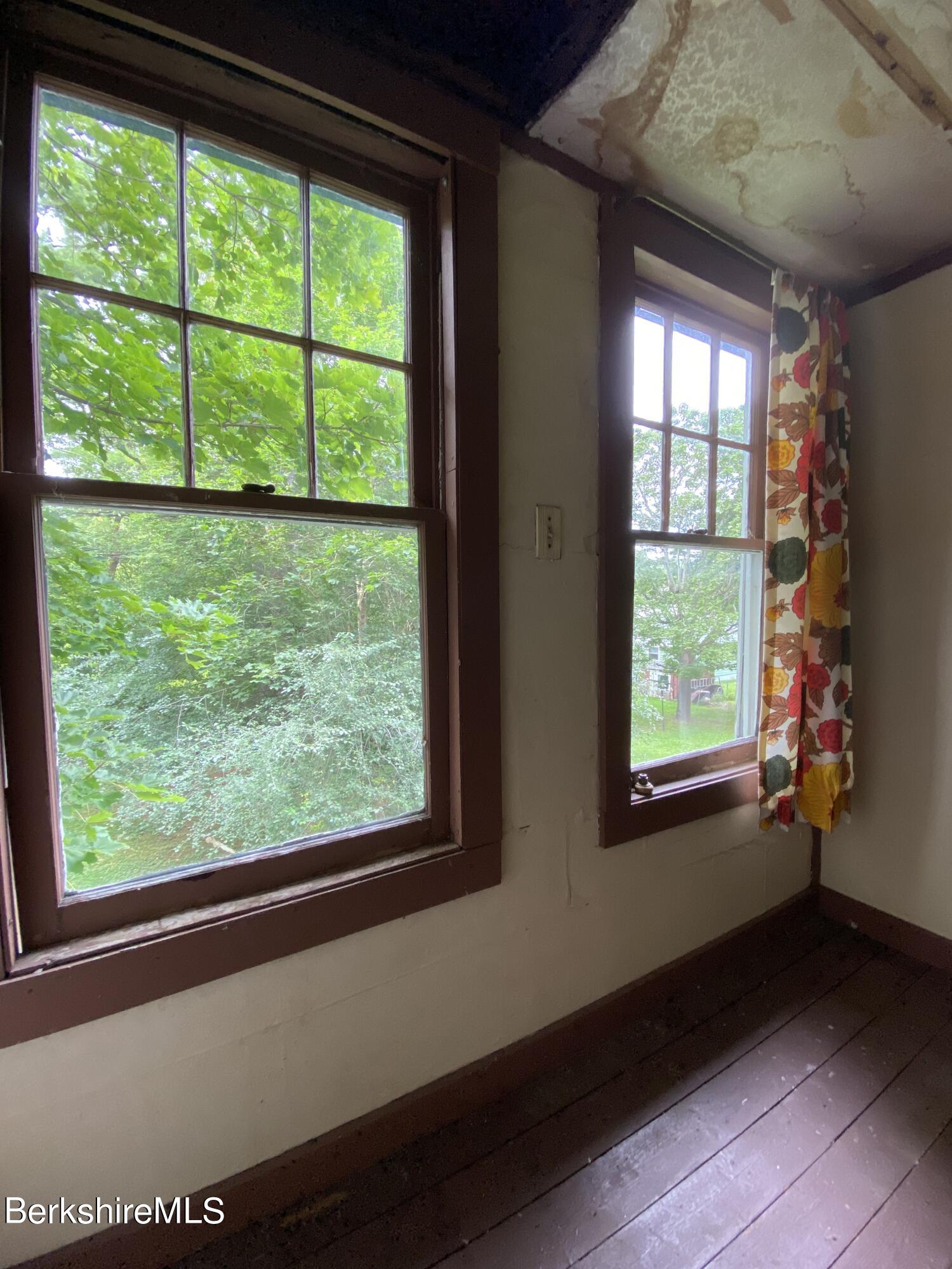 237 Sand Springs Road Williamstown, MA 01267 - Photo 13 of 21 Landing
