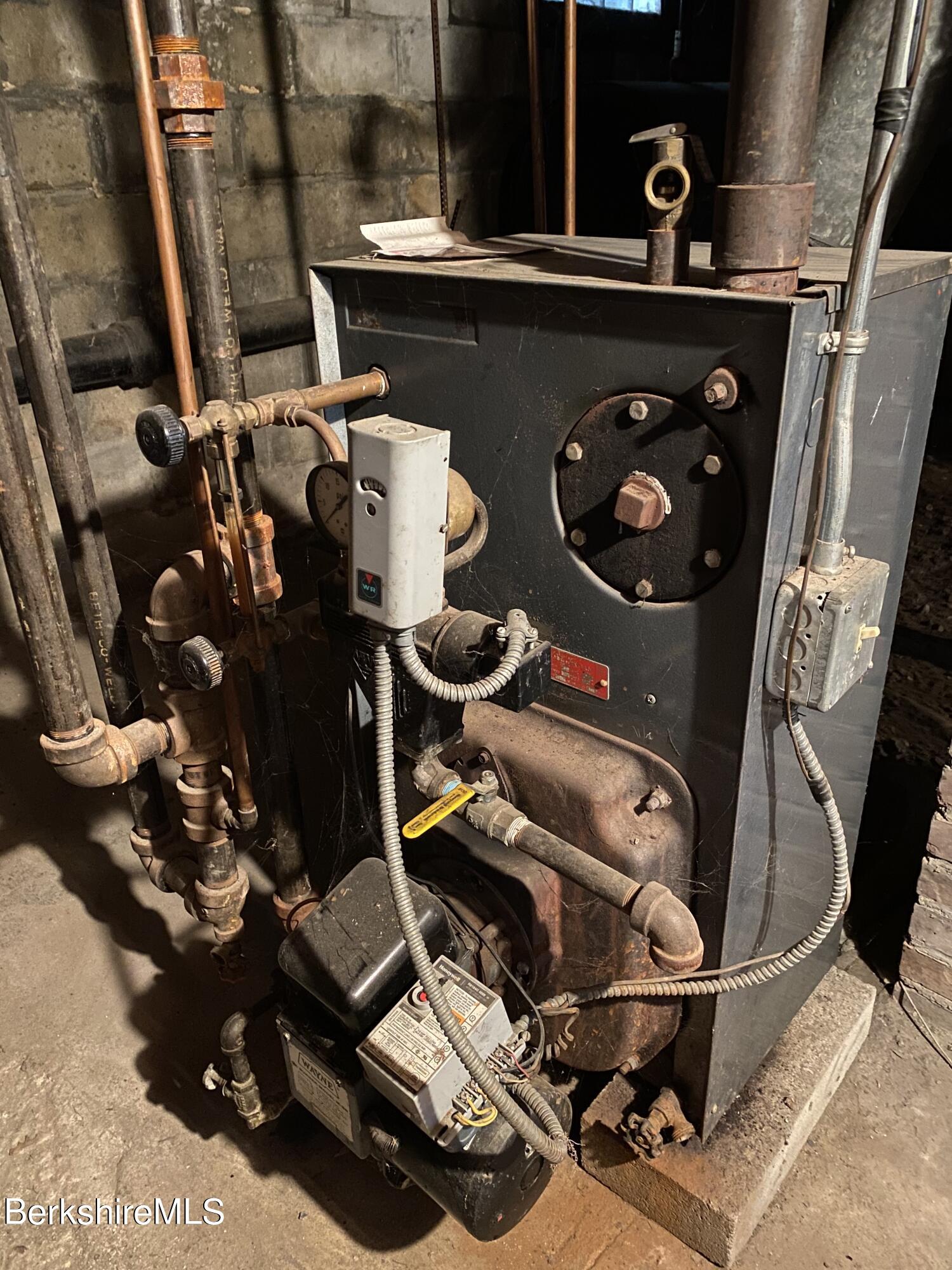 237 Sand Springs Road Williamstown, MA 01267 - Photo 18 of 21 Furnace