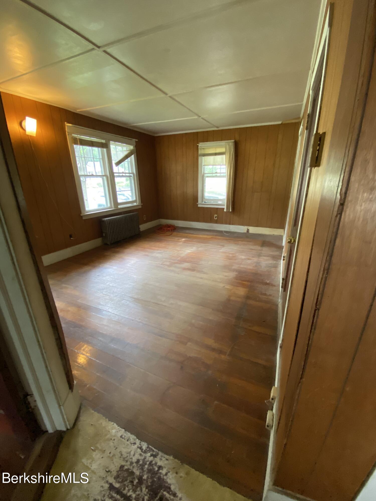237 Sand Springs Road Williamstown, MA 01267 - Photo 4 of 21 Living Room