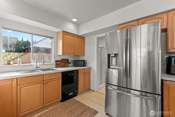 $599,950 | 1721 McDougall Avenue, Everett, WA 98201