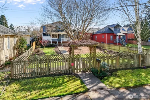 $599,950 | 1721 McDougall Avenue, Everett, WA 98201