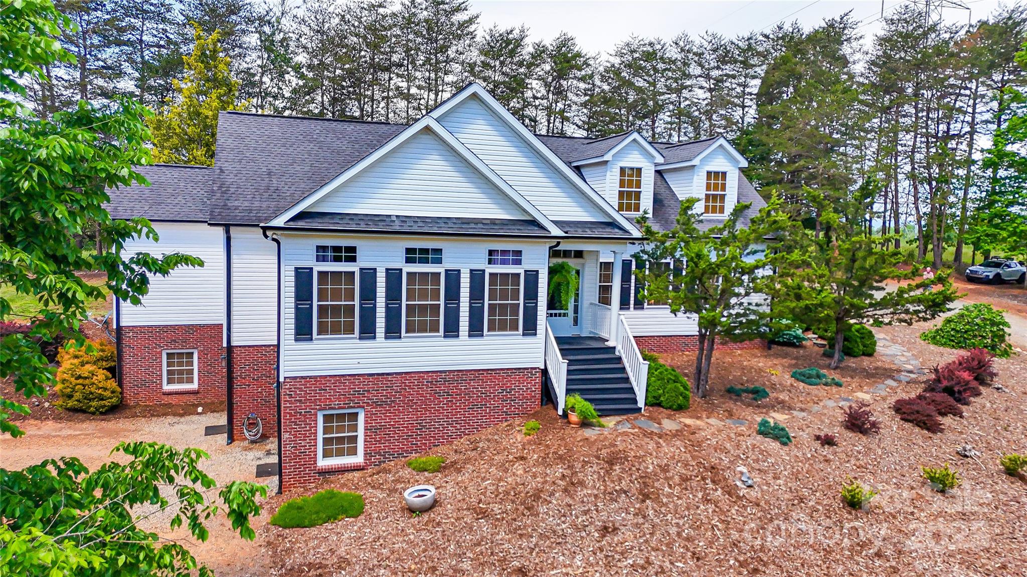 5562 Jenkins Road Morganton, NC 28655 - Photo 3 of 41 Gallery Image 3