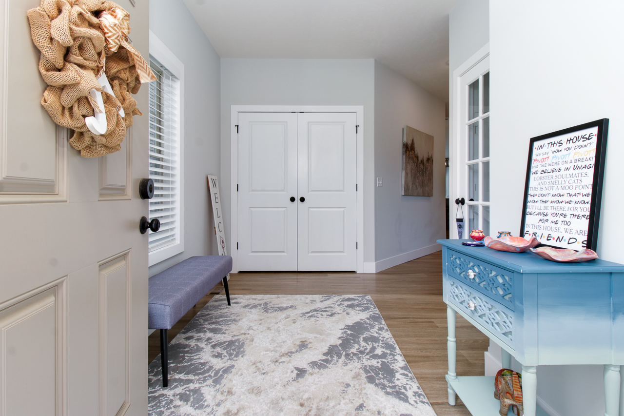 1903 Glenbridge Road Bloomington, IL 61704 - Photo 4 of 33 a spacious bathroom with a tub sink and mirror