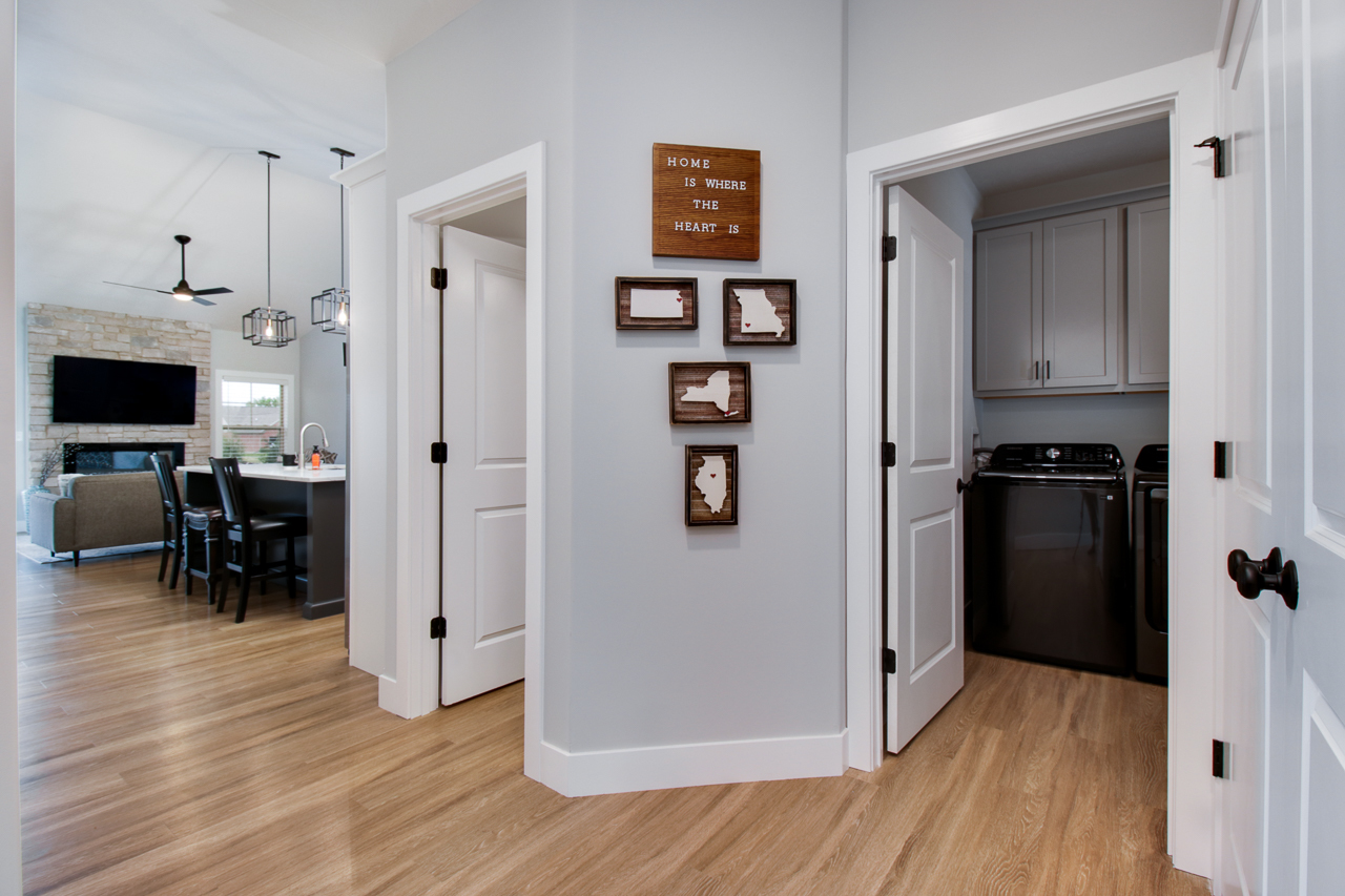 1903 Glenbridge Road Bloomington, IL 61704 - Photo 6 of 33 a view of kitchen with furniture and wooden floor