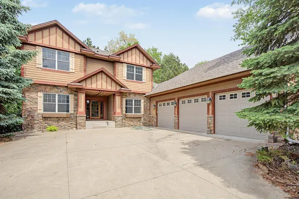 $799,900 | 433 Majestic Court, Shoreview, MN 55126