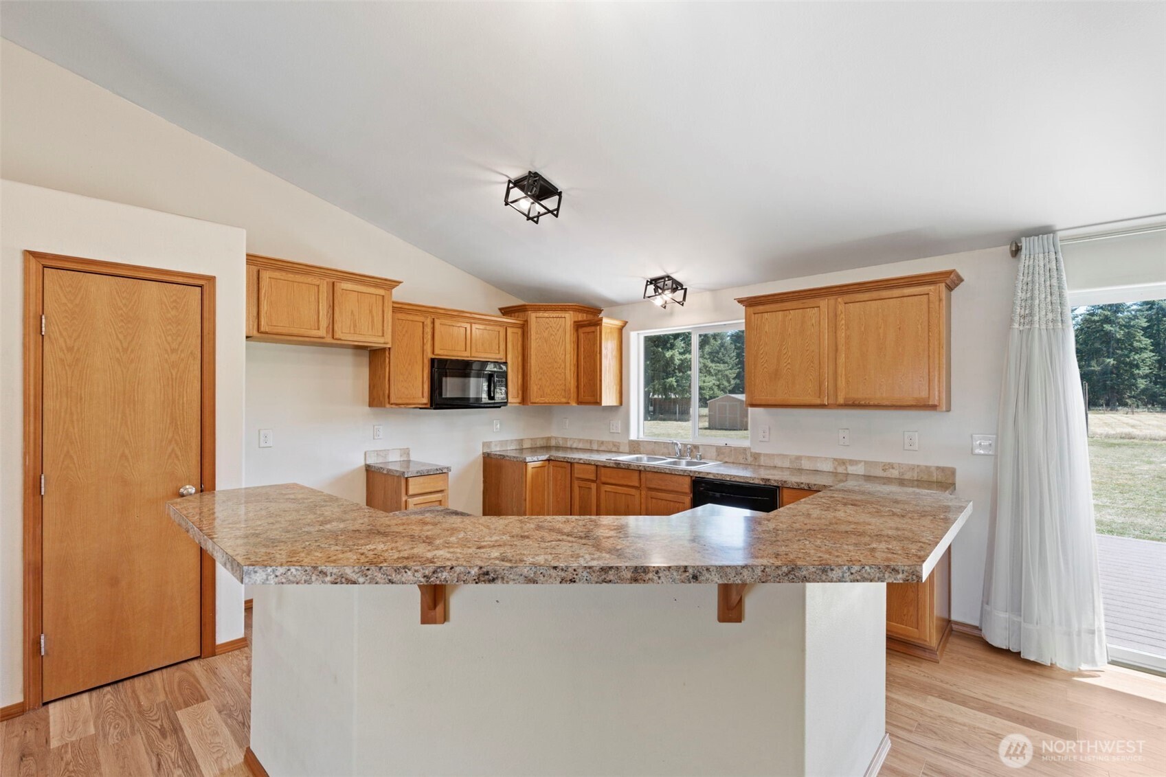 18408 Kohse Lane Southwest Rochester, WA 98579 - Photo 6 of 36