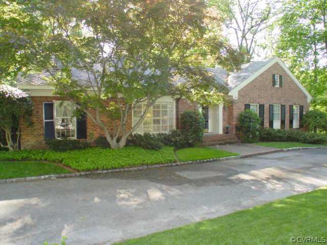 10 Robin Road Richmond, VA 23226 - Photo 1 of 10 a front view of house with yard and green space