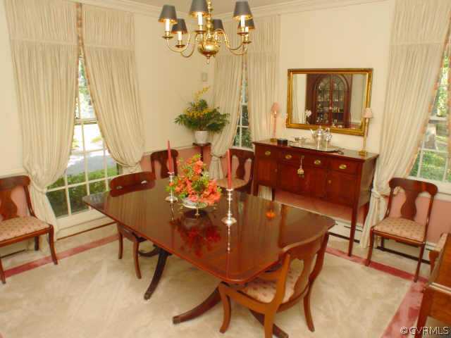 10 Robin Road Richmond, VA 23226 - Photo 3 of 10 a view of a dining room with furniture and chandelier