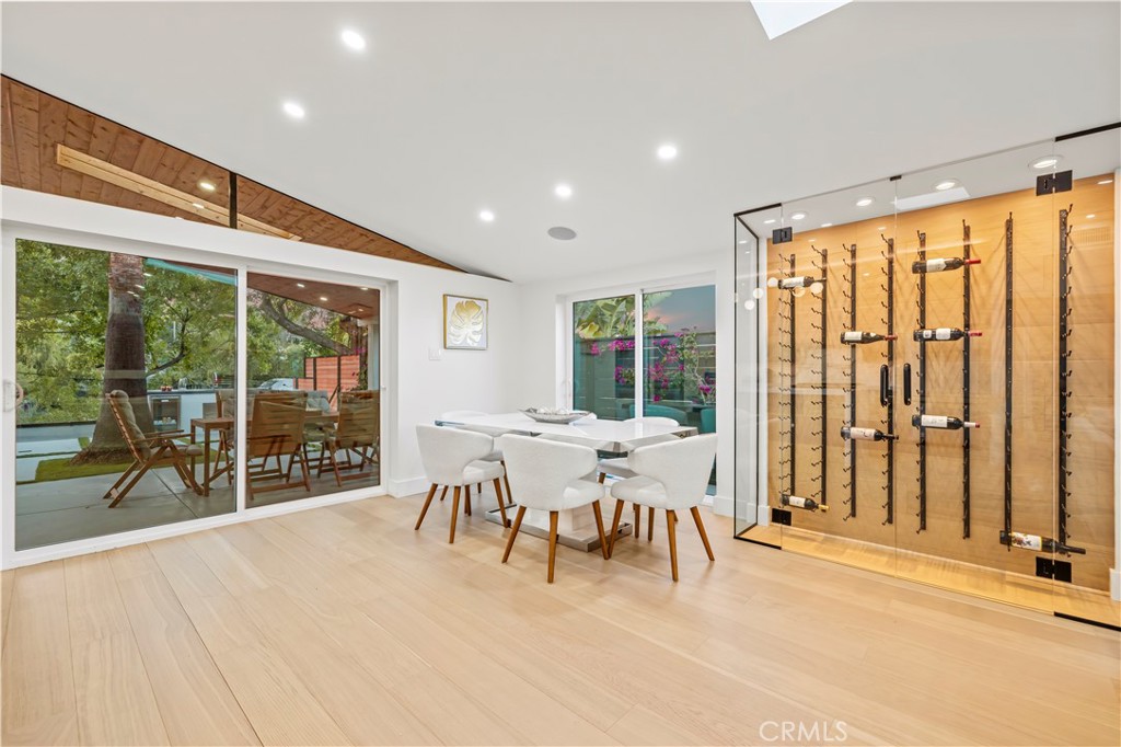 22263 Flanco Road Woodland Hills, CA 91364 - Photo 24 of 69