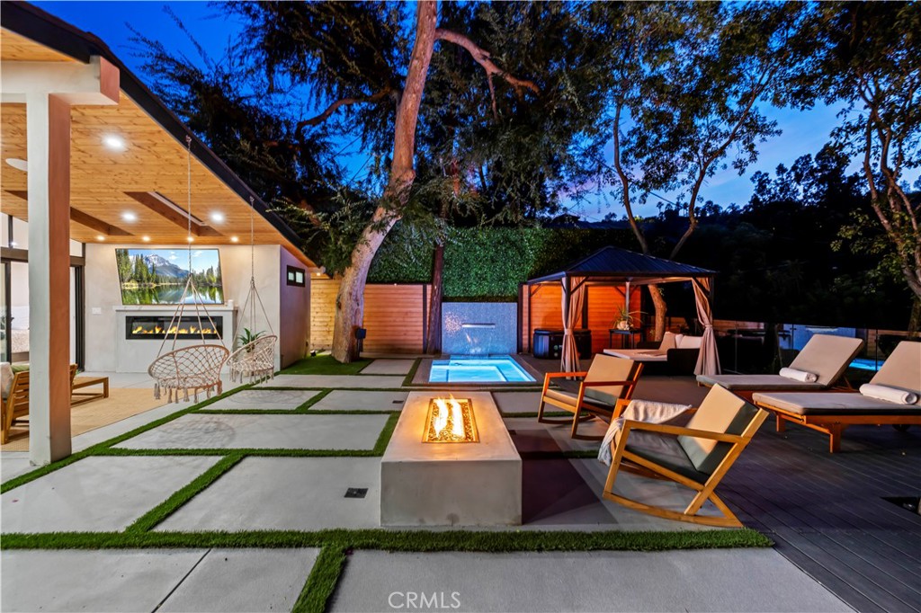 22263 Flanco Road Woodland Hills, CA 91364 - Photo 50 of 69 a view of outdoor space yard and patio