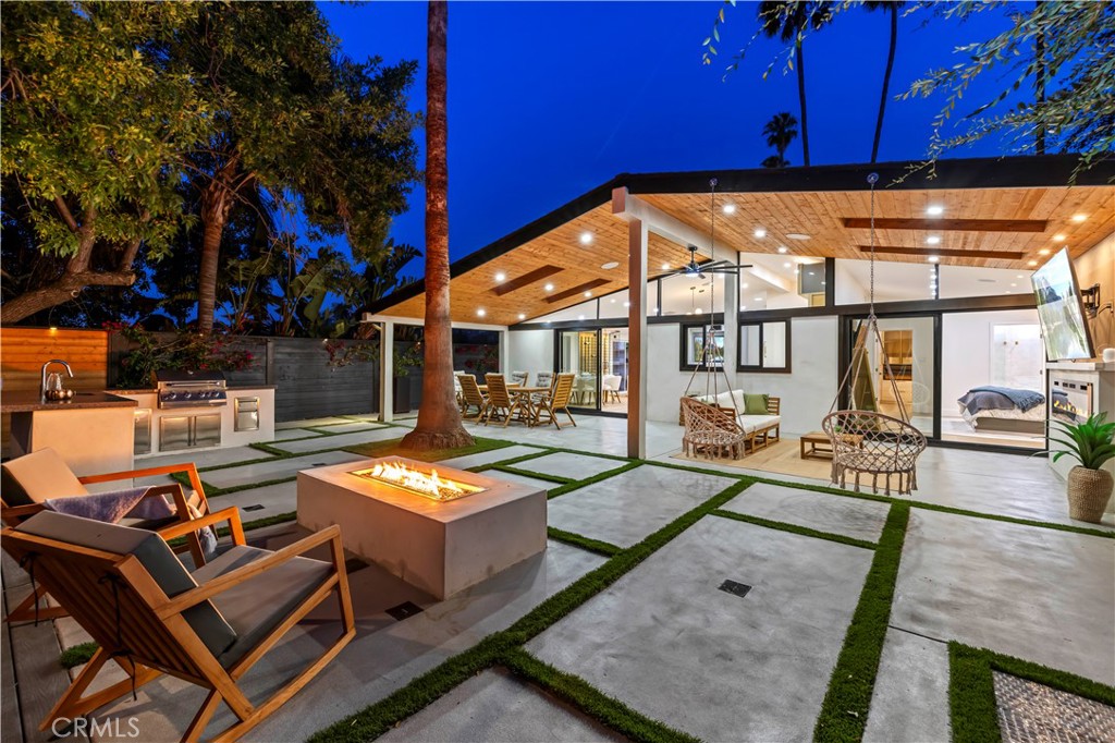 22263 Flanco Road Woodland Hills, CA 91364 - Photo 51 of 69