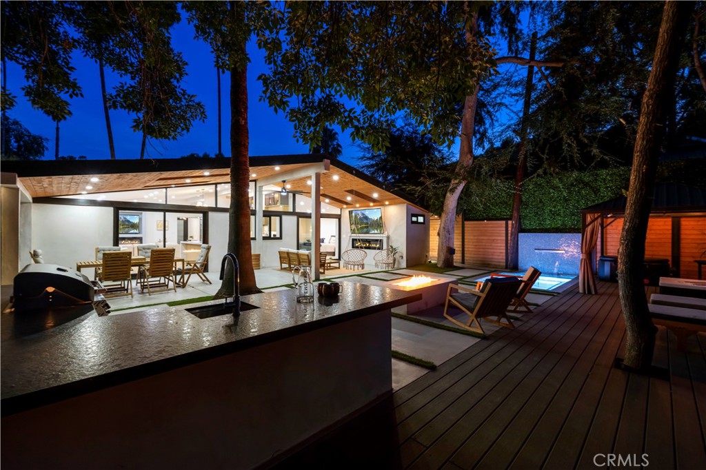 22263 Flanco Road Woodland Hills, CA 91364 - Photo 55 of 69