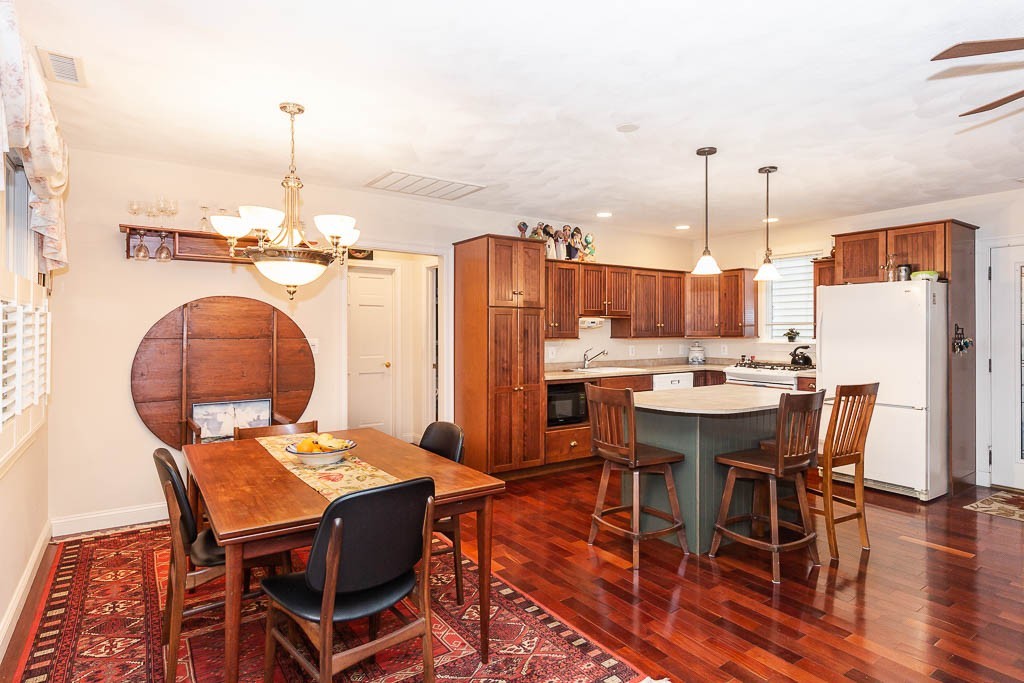 158 Lowell Street, Unit 4 Peabody, MA 01960 - Photo 14 of 25