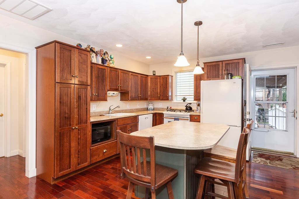 158 Lowell Street, Unit 4 Peabody, MA 01960 - Photo 6 of 25