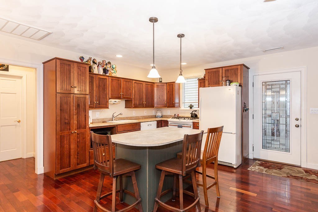 158 Lowell Street, Unit 4 Peabody, MA 01960 - Photo 7 of 25