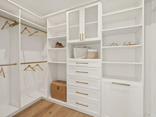 $3,049,000 | 31 Erin Drive, San Rafael, CA 94903